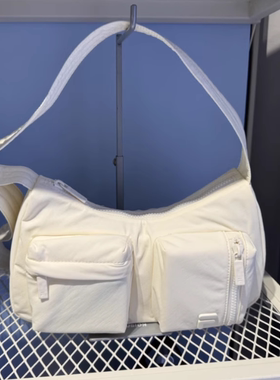 FILA斐乐2025夏秋新款女士包包时尚腋下挎包背包T13W531122