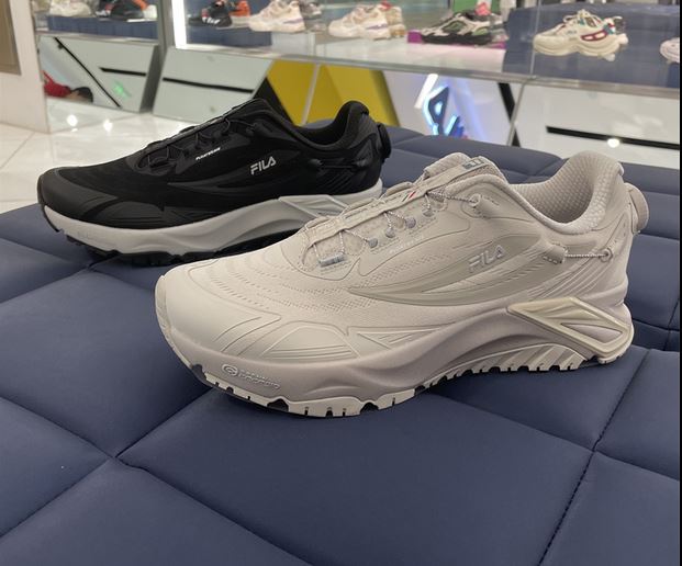 fila/斐乐2023年新款运动跑鞋