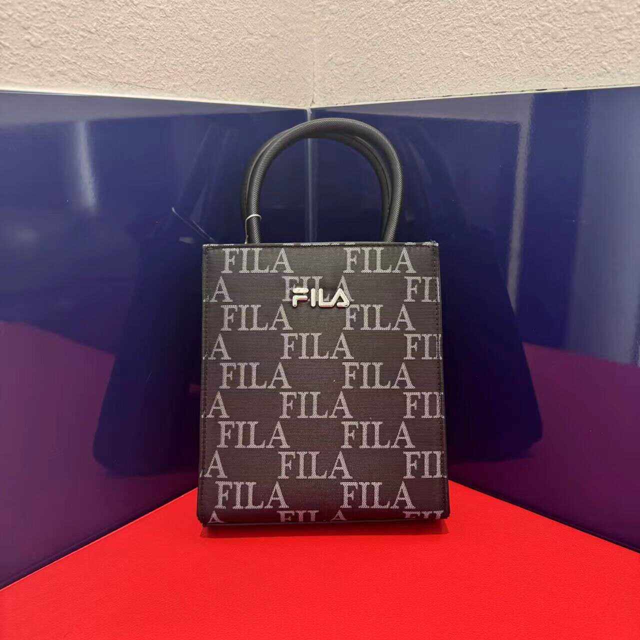 FILA斐乐女士休闲包 2025秋季新款时尚运动包挎包 F13W438165,运动包/户外包/配件,挎包/拎包/休闲包,淘宝优惠券,粉丝福利购,淘宝优惠卷