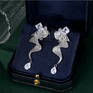 新款轻奢气质银针镶锆石丝带长款流苏耳环夸张新娘晚宴高级感耳饰