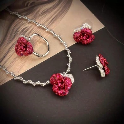 法式轻奢重工气质红刚玉锆石红玫瑰花项链高级感耳钉珠宝组合套装