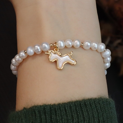 天然淡水珍珠手链小红书爆款饰品女轻奢简约时尚百搭小马吊坠手链