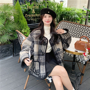 复古格纹毛呢外套女2025冬季新款韩版小个子超好看牛角扣呢子大衣图片