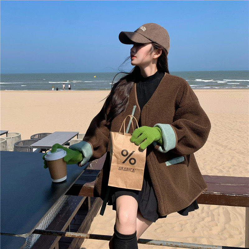 现货2025秋冬款2417-P175-K258美拉德棕撞色羊羔毛外套,女装短外套,浙宝128（原290）