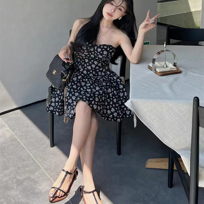 黑色搭法式小碎花抹胸裙连衣裙