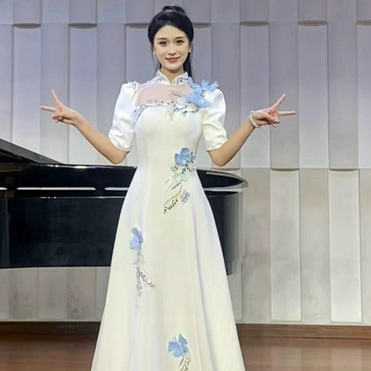 中式改良版演出服新款立领半袖长款连衣裙2026新款主持人晚礼服女