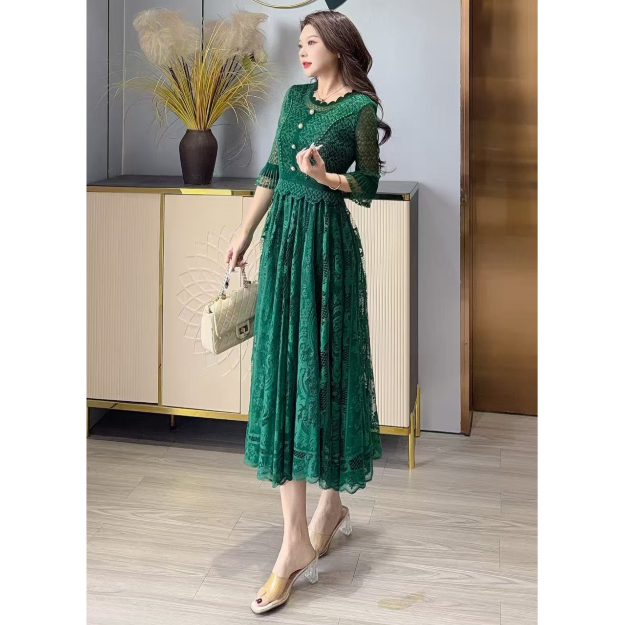 三宅褶皱蕾丝拼接百褶春夏连衣裙