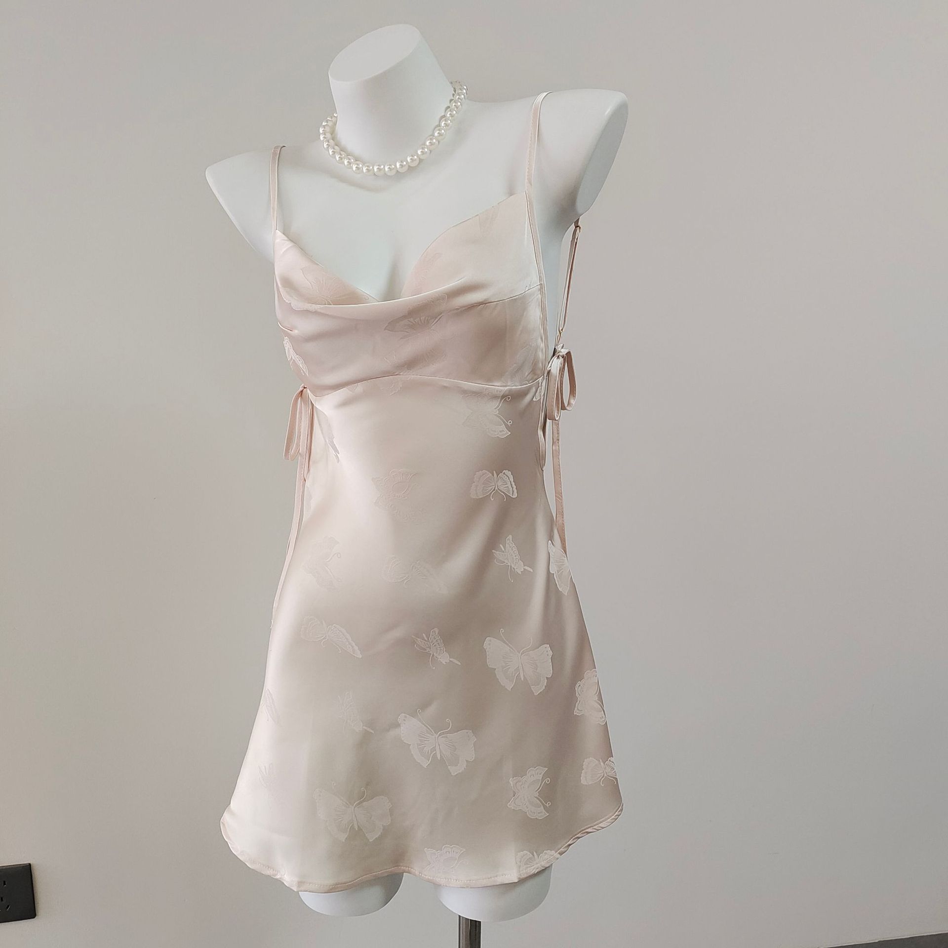 150小个子性感睡衣高级感冰丝吊带蝴蝶印花镂空细带露背睡裙xxs码