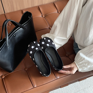 2026年平底分趾猪蹄鞋女单鞋