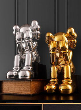 暴力熊摆件客厅KAWS公仔创意轻奢桌面电视柜房间高档家居装饰品