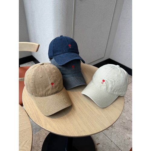 韩版爱心小C刺绣软顶棒球帽男女显脸小网红百搭情侣款鸭舌帽子