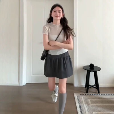 夏日懒人套装女薄款微透短袖圆领体恤上衣灰色宽松显瘦短裙两件套