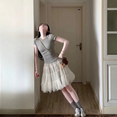五一出游穿搭灰色短袖T恤一整套女夏季小个子高腰网纱半身裙套装