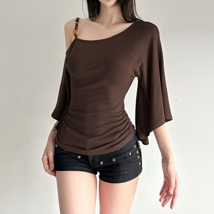 Off Beaded Shoulder Batwing Tee 串珠斜领露肩蝙蝠袖 Sleeve T恤