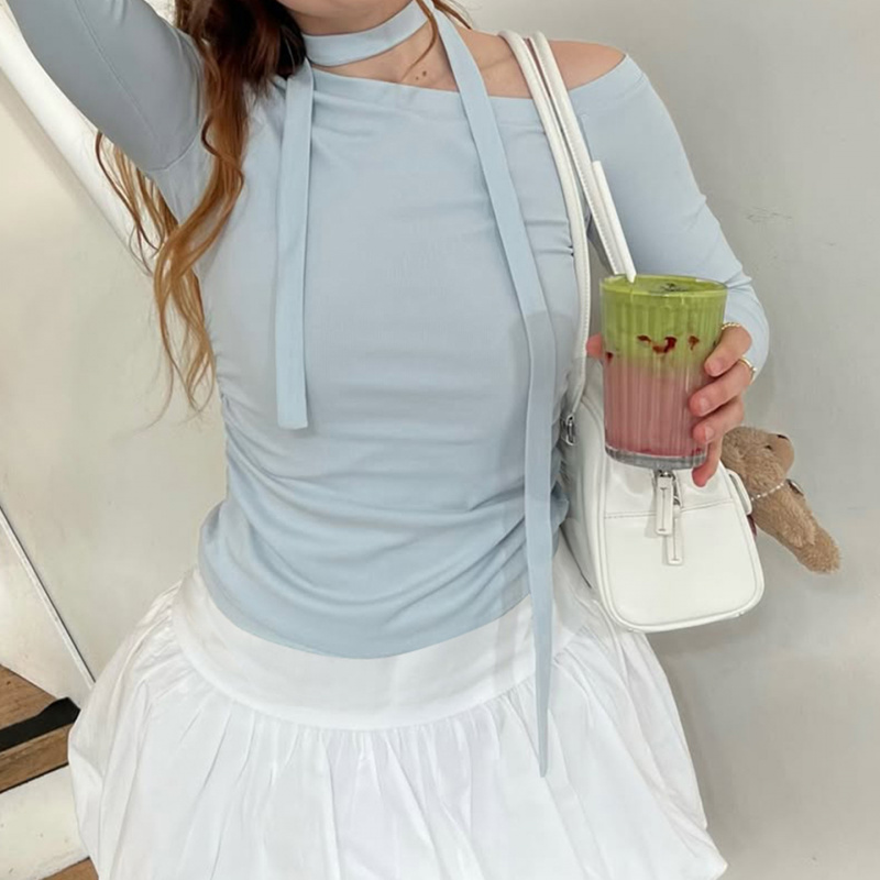 多巴胺蓝色斜领露肩围脖上衣辣妹