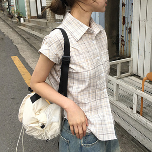 Spread Plaid Collar Short Shirt 格纹翻领短袖 Sleeve 衬衫