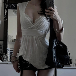 Lace White Pleated Tee 纯欲辣夏季 Neck 白色蕾丝褶皱V领T恤