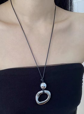 欧美小众设计金属吊坠镀金皮绳