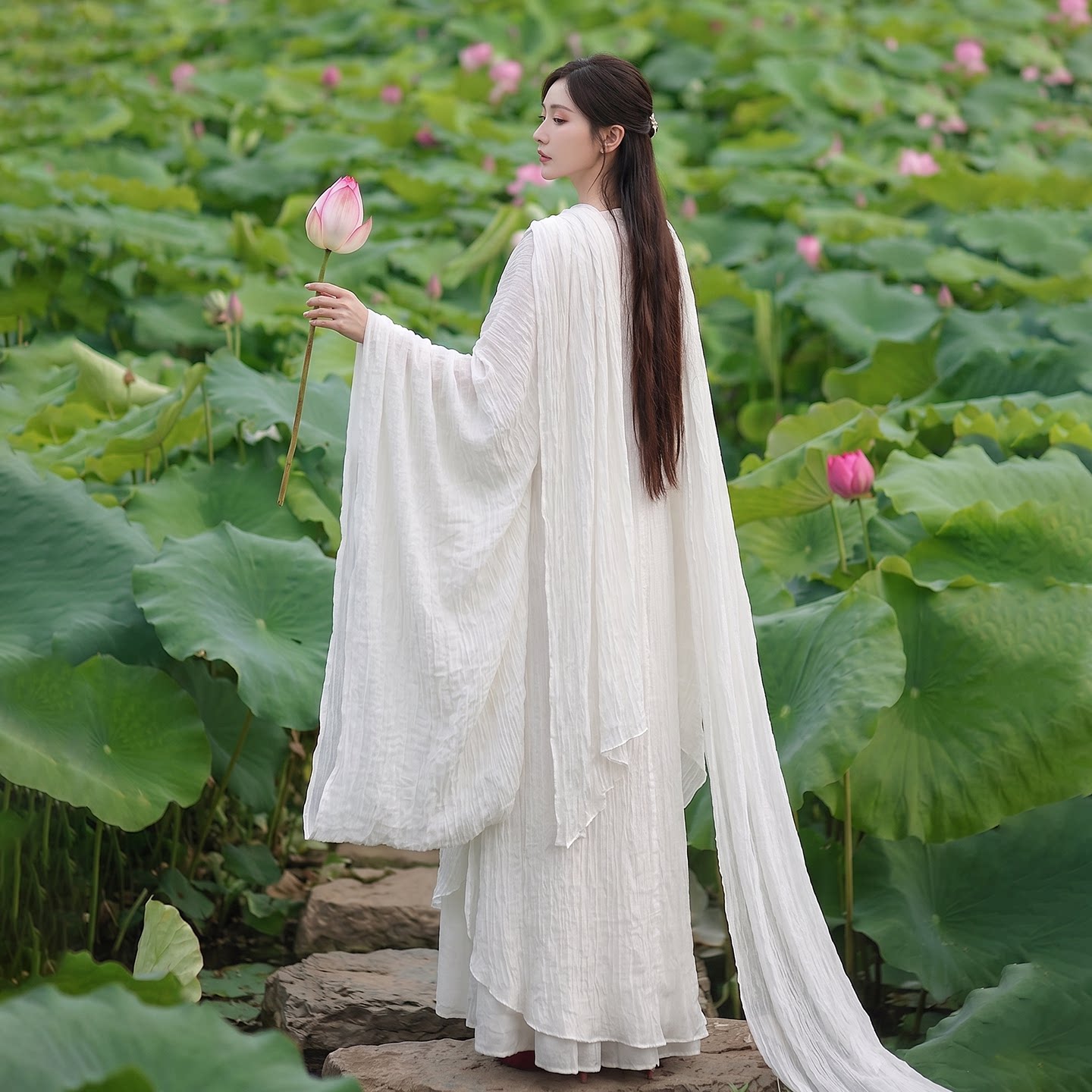 巨好看慵懒风清冷感披肩连衣裙
