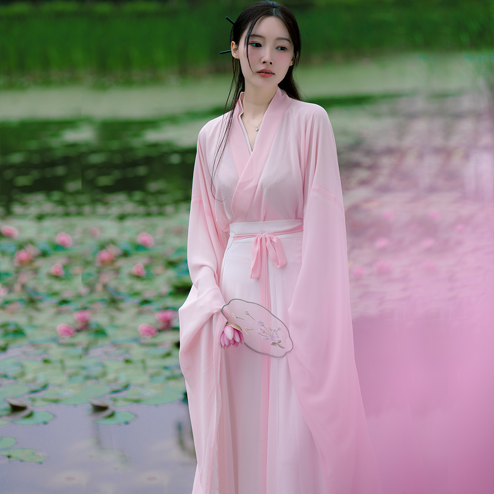 古装汉服女对襟短衫广袖流仙裙