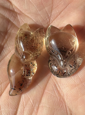 天然超七金草莓晶大头狐无孔吊坠