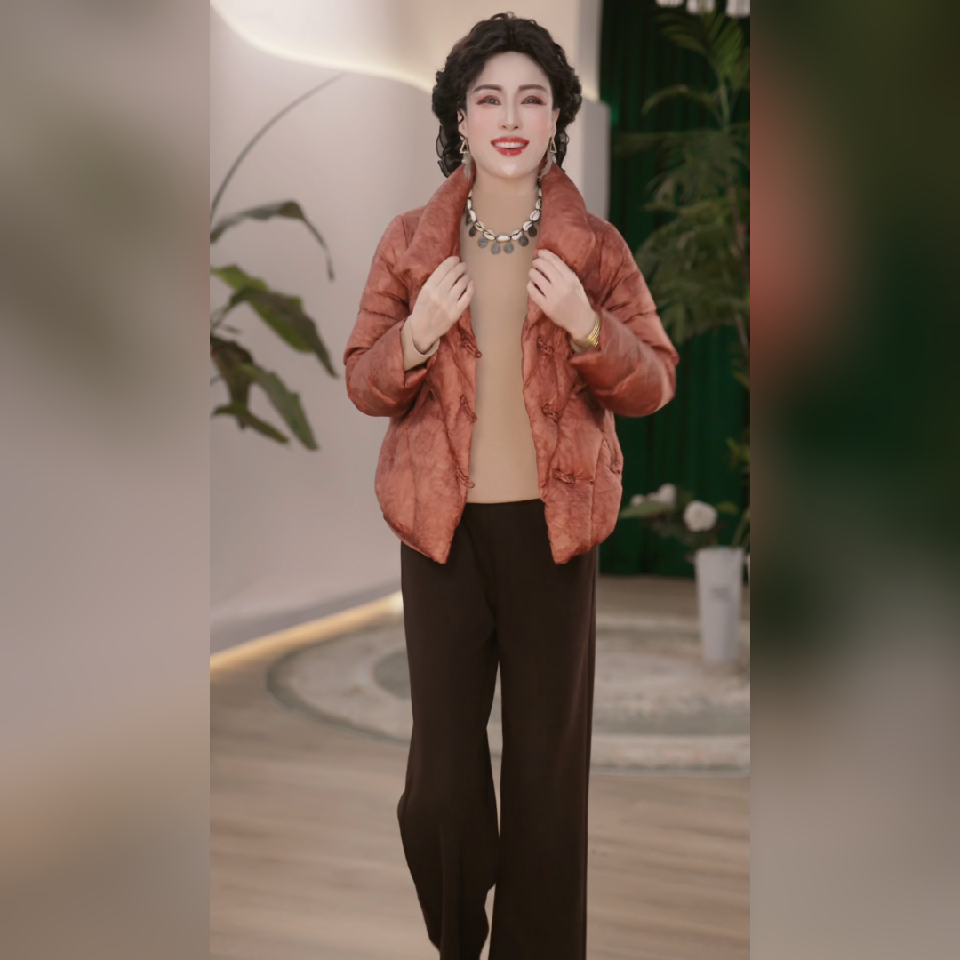 年轻妈妈冬装时尚羽绒服外套2025年新款洋气中老年女装短款上衣