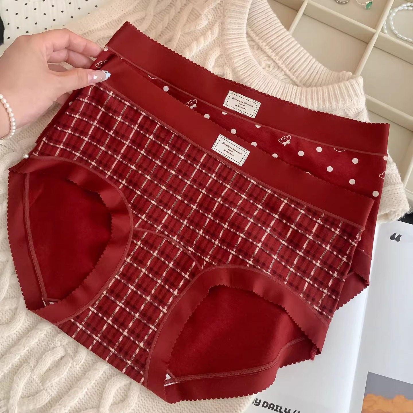 2026新款本命年结婚红内裤女 中腰高弹无痕抗菌裆 喜庆婚嫁三角裤,女士内衣/男士内衣/家居服,女三角裤,淘宝优惠券,粉丝福利购,淘宝优惠卷