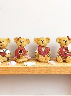 LOVE桌面摆件树脂居家装饰物卡通