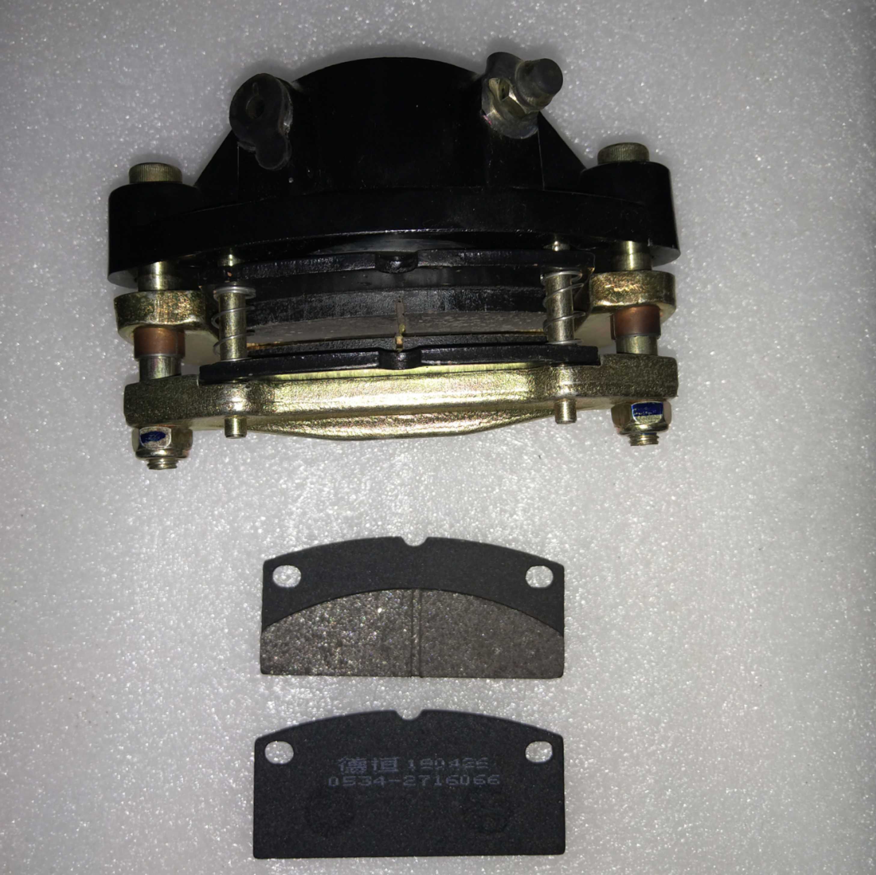 丽驰电动汽车配件a01老款新款电动汽车刹车片制动钳刹车分泵