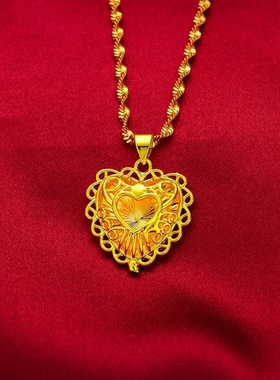 浪漫甜美风金色璀璨爱心吊坠项链精致立体爱心造型折射迷人光泽