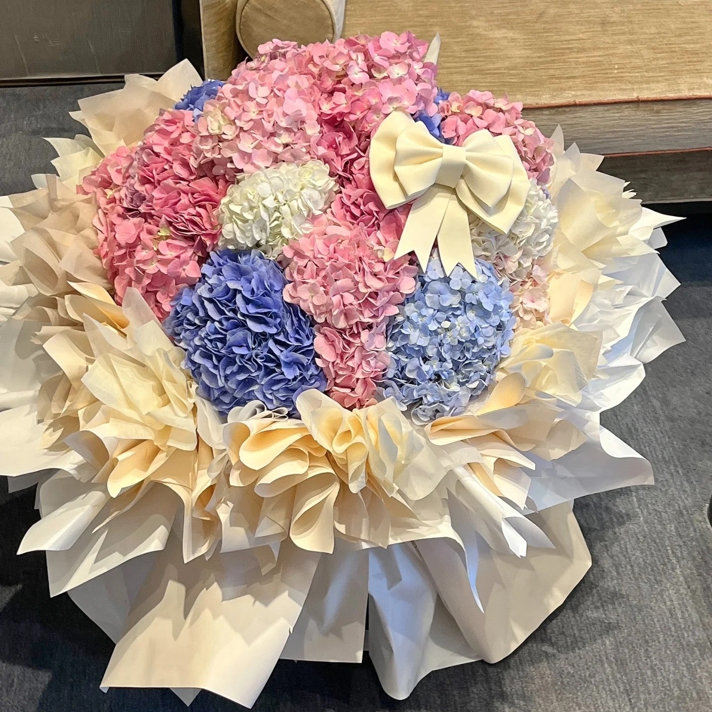 大束绣球香港花束鲜花速递同城花配送上门送女友老婆送货上门