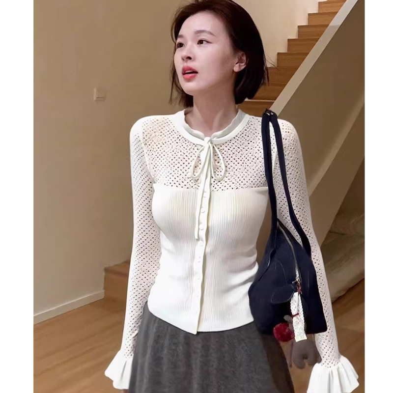 正品哥家新2026春秋季韩系白色系带镂空羊毛针织衫喇叭袖上衣女