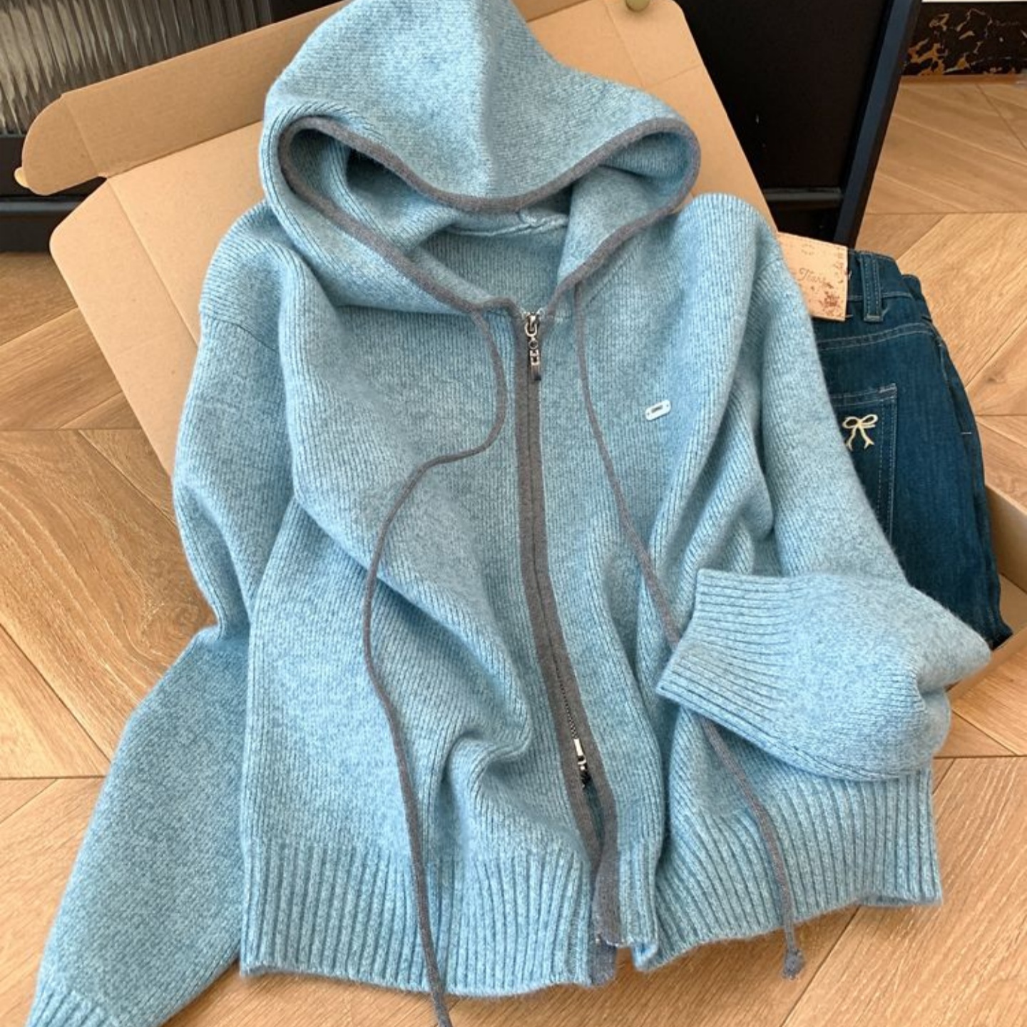 白领哥弟新2025秋冬新款撞色连帽针织开衫拉链长袖宽松软糯毛衣