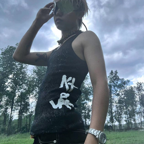 Vinkid（云梯）和平字体螺纹背心