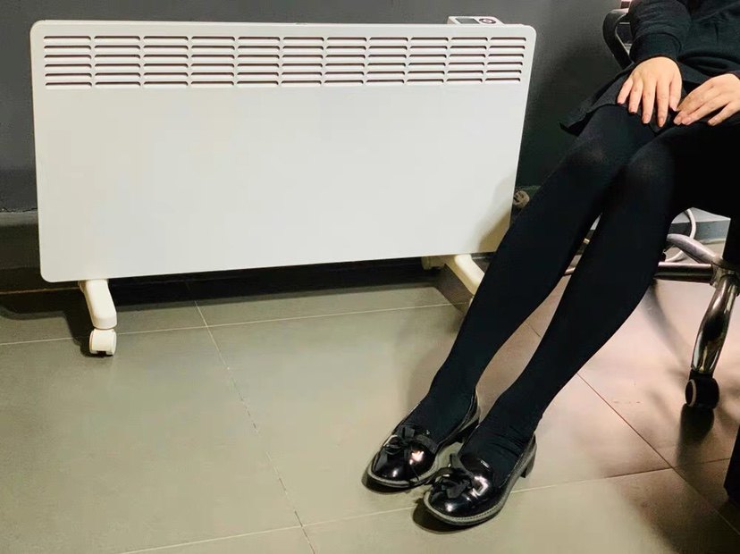 德国斯宝亚创新款带液晶显示屏大功率客厅卧室电暖器静音不干燥