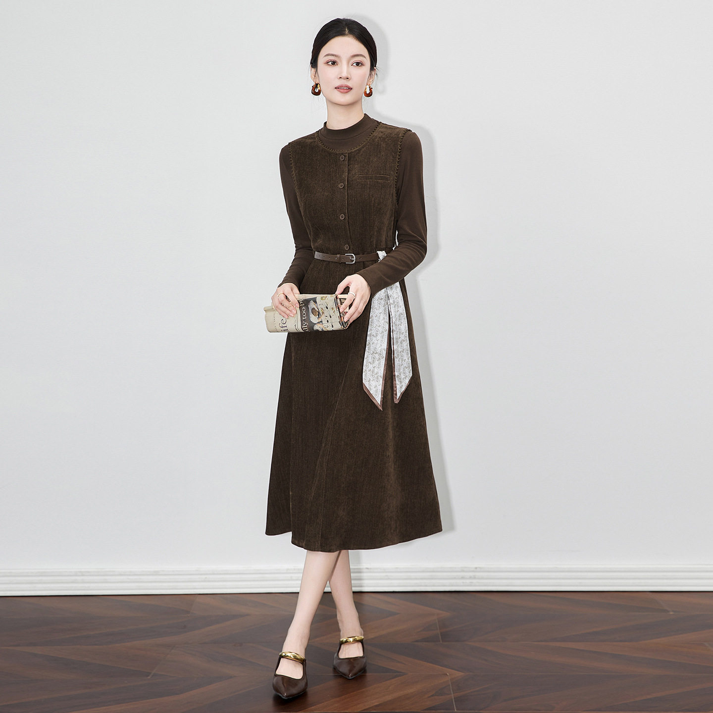 南油高货法式纯色内搭打底衫+雪尼尔绒背心裙两件套装新