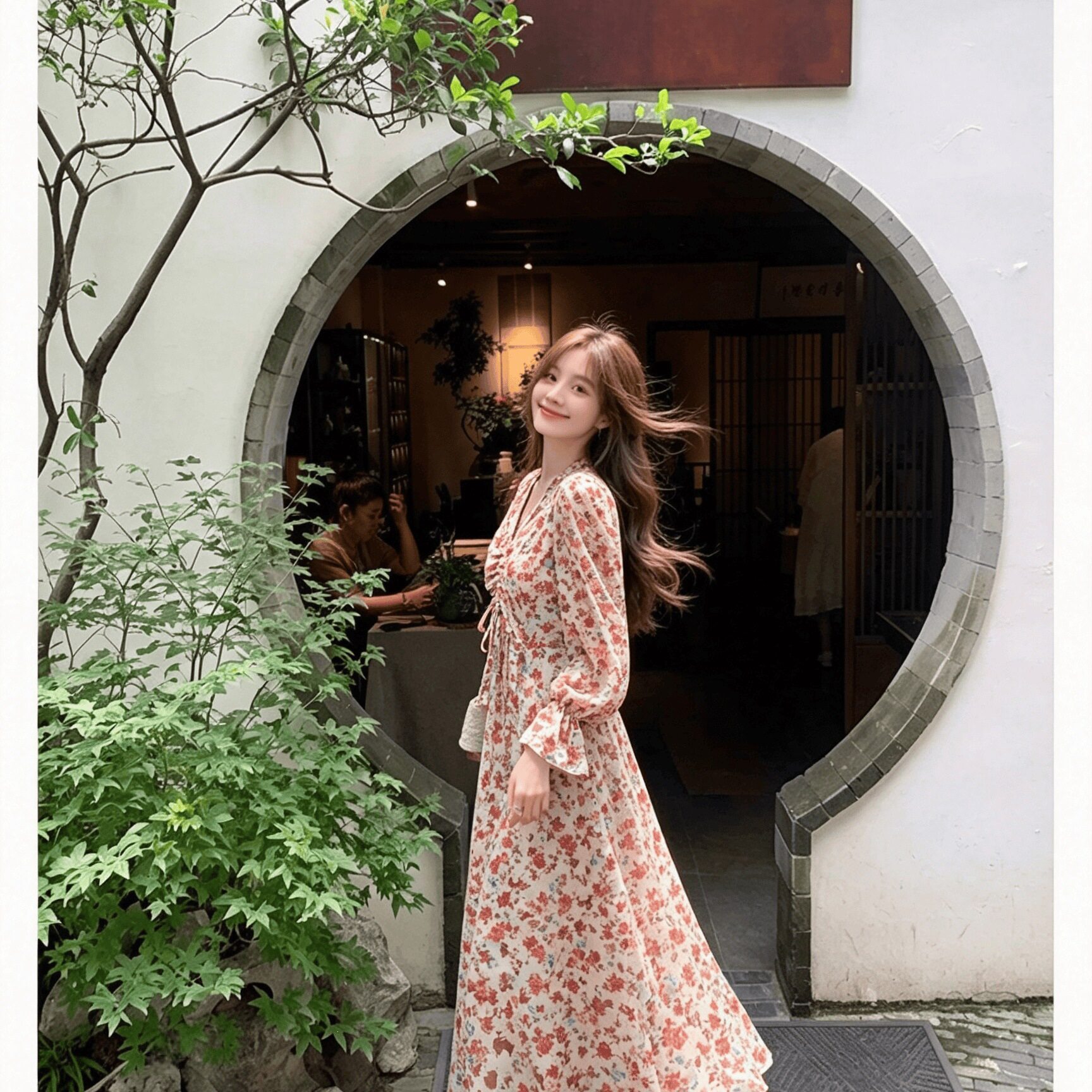 法式复古碎花V领收腰A字连衣裙女