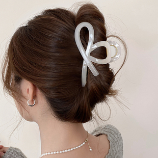 夏季果冻粉大号镂空水滴发夹女后脑勺发量多高级感盘发抓夹鲨鱼夹