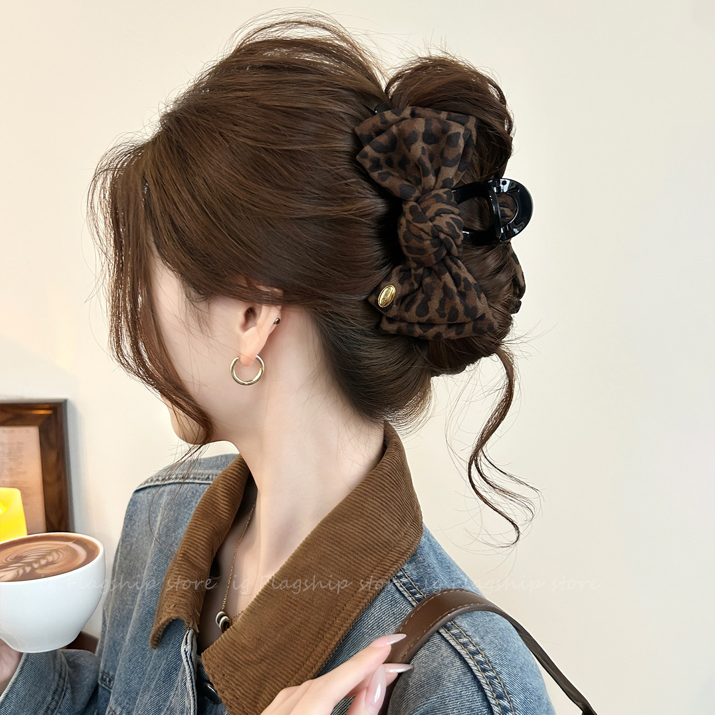 豹纹金标蝴蝶结抓夹女2026新款高级后脑勺盘发夹子鲨鱼夹大号发饰