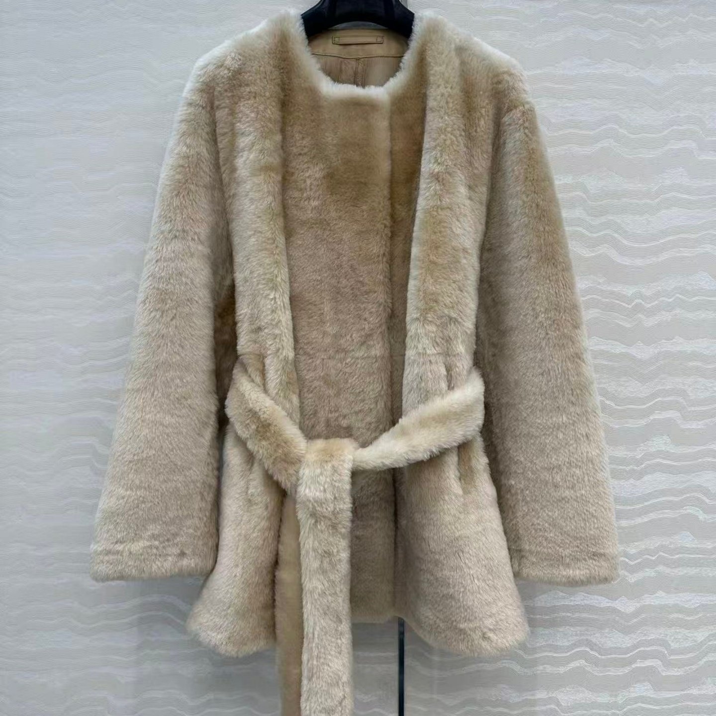 新款进口西班牙纯种美丽奴巴卡系腰带高腰宽松圆领皮毛一体皮草女,女装/女士精品,皮草,淘宝优惠券,粉丝福利购,淘宝优惠卷