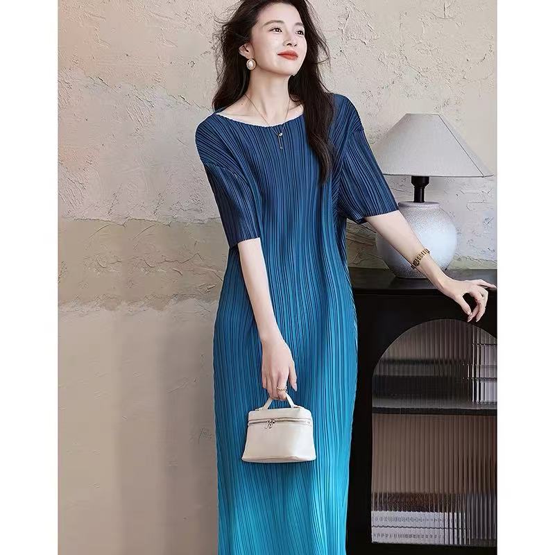 夏款清！S~XL码德M家女装夏季优雅肌理感渐变压皱宽松直筒连衣裙