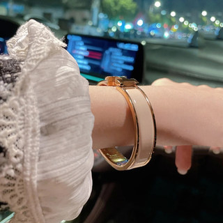 欧美轻奢镀18K玫瑰金珐琅H手镯女钛钢K金字母扣情侣手环送男女友