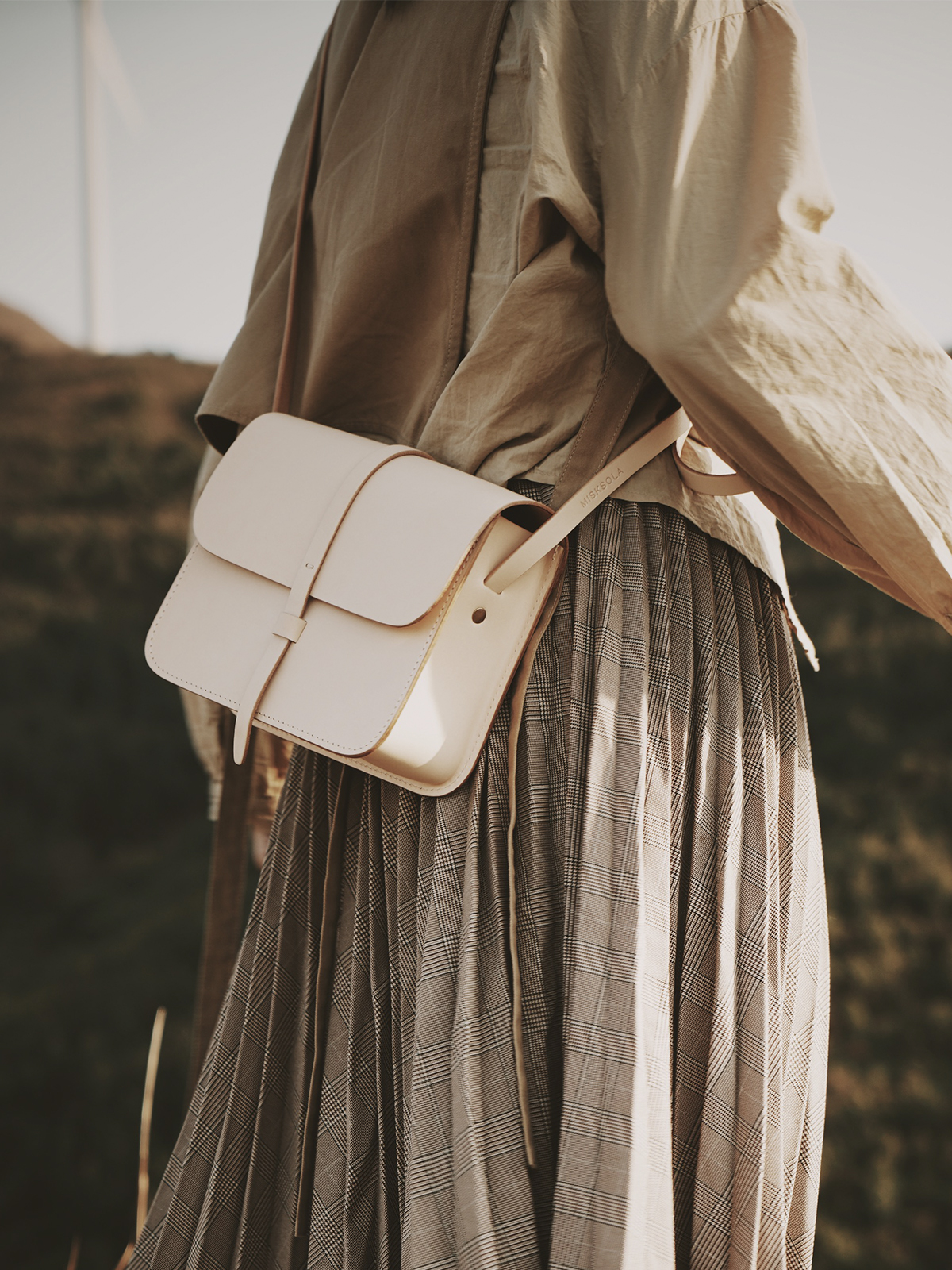 MISKSOLA斜挎包手感插口硬挺