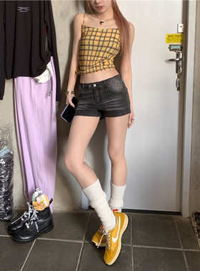 美式黑色双扣低腰热裤辣妹牛仔超短裤女新款小个子显瘦紧身裤子潮