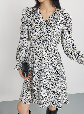 CLMX复古魅力 优雅浪漫风姿 撞色豹纹印花荷叶边法式小V领连衣裙