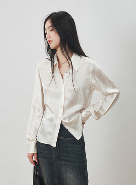 CLMX 甄选天然纹皱缎面醋酯纤维面料 经典通勤风翻领正肩压褶衬衫