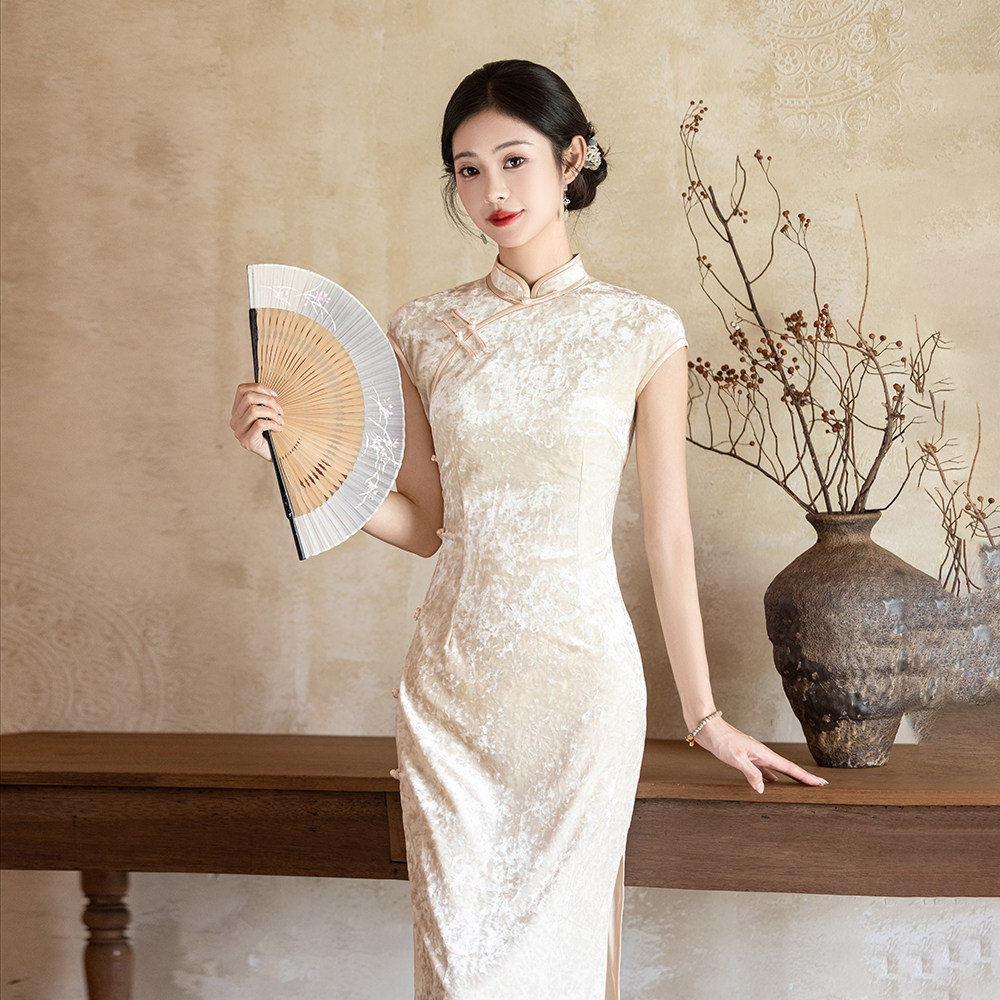 春秋新款丝绒旗袍杏色少女新中式改良日常连衣裙千金名媛浅色1091