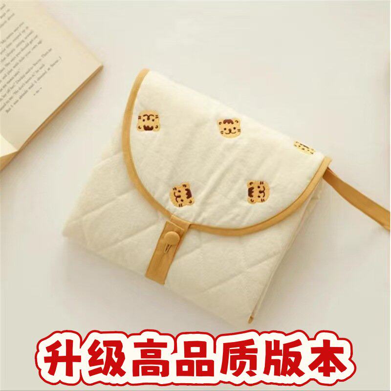 新款婴儿便携式多功能尿垫隔尿垫可折叠尿布包短途出游SS08