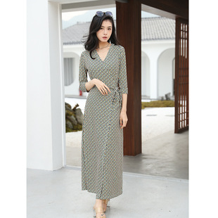 DVF26 显瘦连衣裙女PG 高端新品 裹身裙V领小方块印花复古气质修身