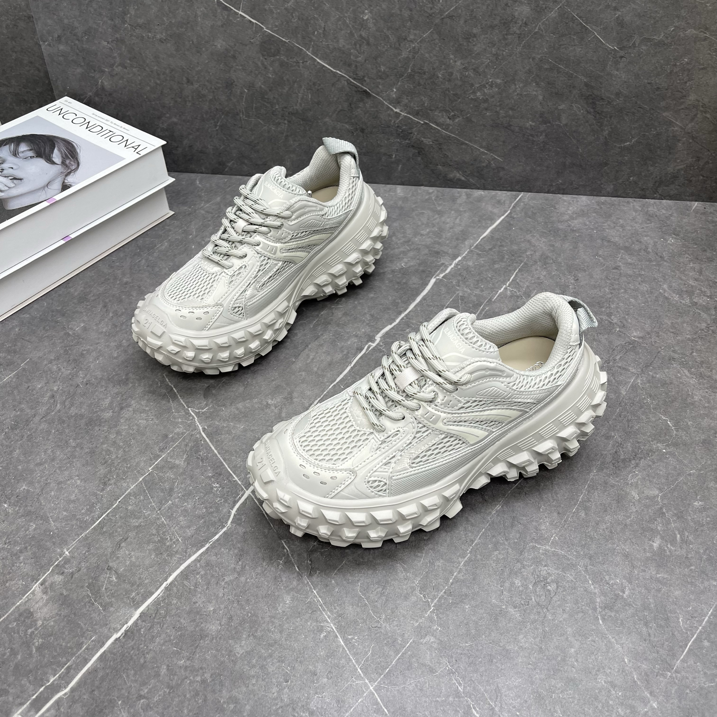 榴莲底老爹鞋女2025年秋季新款透气百搭厚底防滑松糕底网面运动鞋